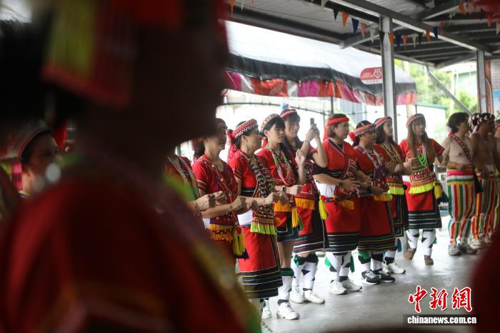 解析热门游戏设计中的创新像素风格 - 28圈